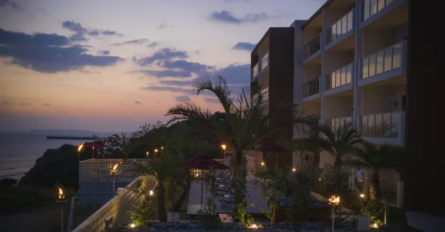 海の音とやわらかな光に包まれて、プールサイドでのんびり過ごす時間は、日常を忘れさせてくれる最高の癒し。リゾートの静けさと自然の美しさが溶け合うマジックアワーを、ぜひ体感してみてください。
📍沖縄・うるま市 石川東恩納の静かなロケーションで、リラックスも冒険も、どちらも叶う旅を。
#HideoutUruma #うるまでリラックス #沖縄トリップ #チキンオーバーライス #石川東恩納
#プールがあるホテル沖縄 #沖縄 #うるま市 #hideoutokinawa #hideoutokinawauruma
#chickenoverrice #okinawa #uruma #resort #travel #family #resortstyle #beach #pool #loves_okinawa
📸 楽しい瞬間をシェアして、タグ付けしてくれると嬉しいです!
STAY CASUAL|KEEP CULTURAL
Make the Most of Your Time with US
HIDEOUT OKINAWA URUMA
1710-1 Ishikawa Higashionna Uruma
Tel|098-963-0600
詳しくはプロフィールリンクから