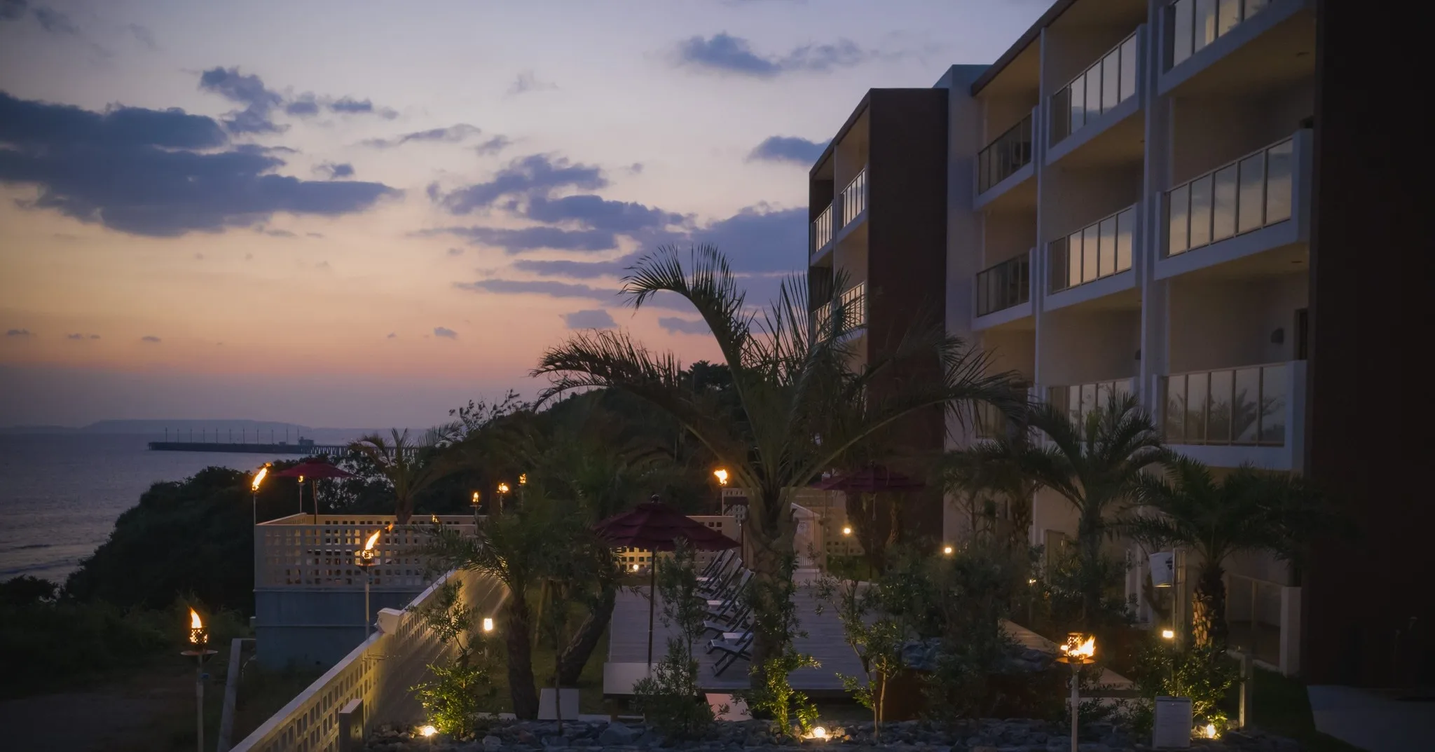 海の音とやわらかな光に包まれて、プールサイドでのんびり過ごす時間は、日常を忘れさせてくれる最高の癒し。リゾートの静けさと自然の美しさが溶け合うマジックアワーを、ぜひ体感してみてください。

📍沖縄・うるま市 石川東恩納の静かなロケーションで、リラックスも冒険も、どちらも叶う旅を。

#HideoutUruma #うるまでリラックス #沖縄トリップ #チキンオーバーライス #石川東恩納
#プールがあるホテル沖縄 #沖縄 #うるま市 #hideoutokinawa #hideoutokinawauruma
#chickenoverrice #okinawa #uruma #resort #travel #family #resortstyle #beach #pool #loves_okinawa

📸 楽しい瞬間をシェアして、タグ付けしてくれると嬉しいです！

STAY CASUAL｜KEEP CULTURAL
Make the Most of Your Time with US

HIDEOUT OKINAWA URUMA
1710-1 Ishikawa Higashionna Uruma
Tel｜098-963-0600

詳しくはプロフィールリンクから